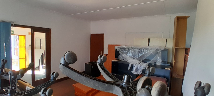 To Let Commercial Property for Rent in Dalindyebo Eastern Cape
